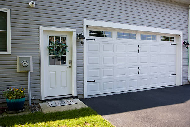 24/7 Emergency Garage Door Panel Replacement experts in Collinsville, AL